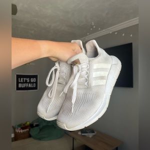 White adidas gym shoes - women’s 7.5